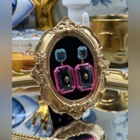 🆕 KURT GEIGER LONDON 🧿 NWOT Rectangle Stone Earrings, Metallic Blue & Pink - Picture 11 of 16